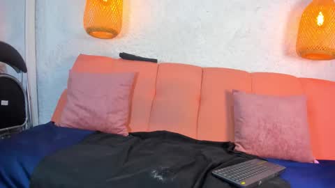 Emily online show from November 20, 12:05 pm