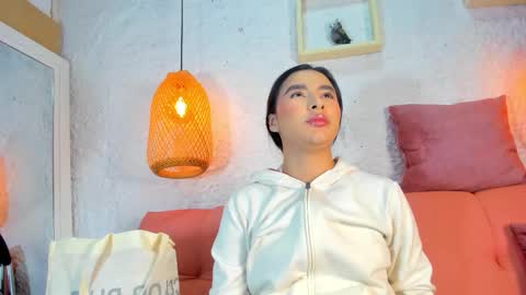 Emily online show from November 21, 12:04 pm