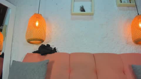 Emily online show from December 19, 12:01 pm