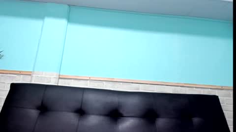 Snapshot of emiily_smile chatting on February 5, 11:44 am Emily online show from February 5, 11:44 am