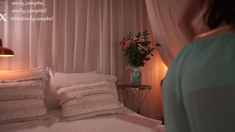 Emily Campbell online show from October 31, 10:44 pm