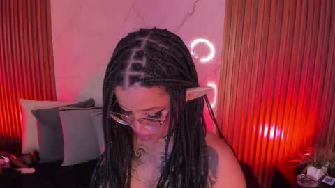   online show from March 6, 10:15 pm