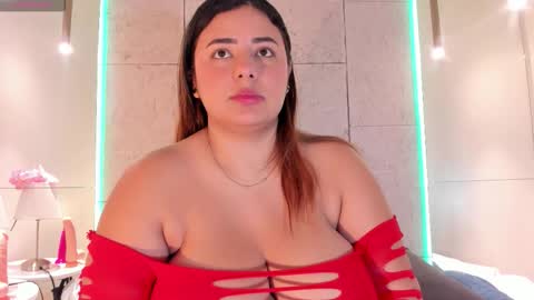 Emiily Grace online show from February 28, 11:33 am