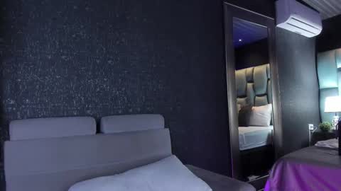 Snapshot of emiilyrousee_ chatting on February 24, 7:34 pm Emily online show from February 24, 7:34 pm