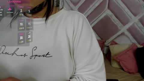 emilayton_ online show from October 17, 6:21 pm