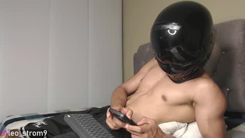 emile_239 online show from December 17, 3:50 am