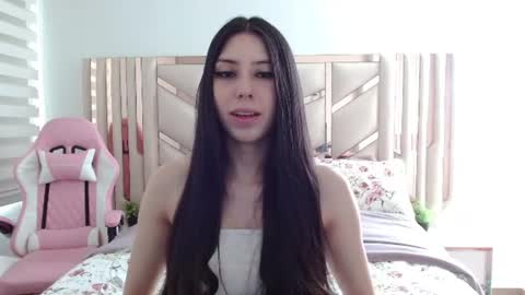 Snapshot of emilee_star chatting on July 23, 7:12 pm Emilee online show from July 23, 7:12 pm