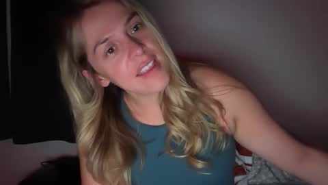 emilelovesyou online show from May 20, 4:51 am
