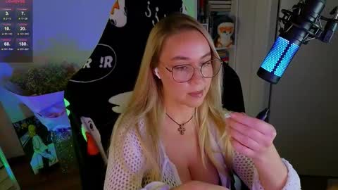 Emili online show from October 9, 1:09 pm