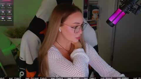 Emili online show from November 23, 1:11 pm