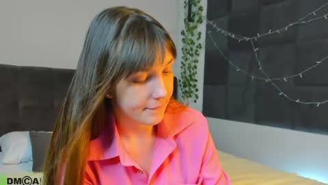 Snapshot of emilia_cross chatting on June 29, 1:12 am Emilia online show from June 29, 1:12 am