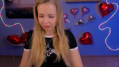 Snapshot of emilia_dark__ chatting on February 16, 8:43 am emilia_dark__ online show from February 16, 8:43 am