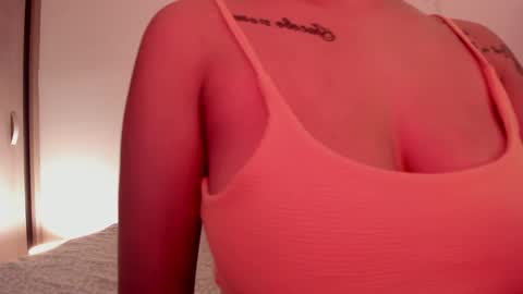 Snapshot of emilia_ghendle chatting on January 4, 2:35 am Emilia Big Boobs online show from January 4, 2:35 am