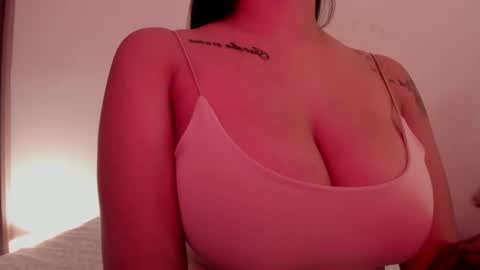 Snapshot of emilia_ghendle chatting on January 13, 12:41 am Emilia Big Boobs online show from January 13, 12:41 am