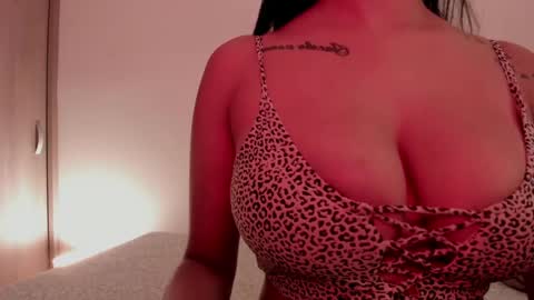 Snapshot of emilia_ghendle chatting on January 17, 5:19 pm Emilia Big Boobs online show from January 17, 5:19 pm
