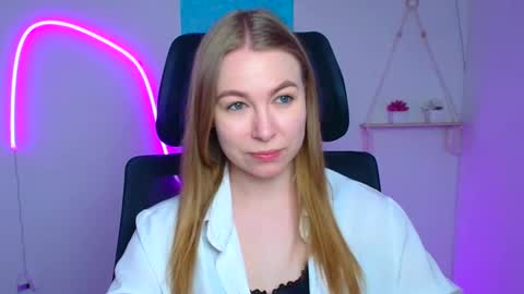 Emilia online show from March 3, 6:08 am