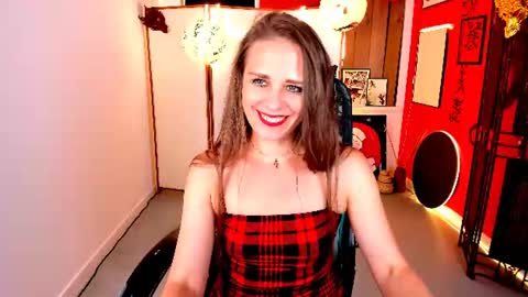 Snapshot of emiliabedy chatting on July 22, 5:21 am Emilia Bedy online show from July 22, 5:21 am