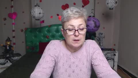 EmiliaGree online show from November 15, 6:37 pm