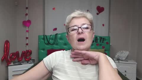 EmiliaGree online show from December 1, 6:02 pm