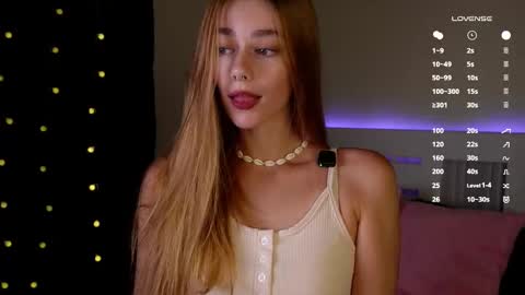 Snapshot of emiliaheather chatting on September 10, 11:10 am Tessa online show from September 10, 11:10 am