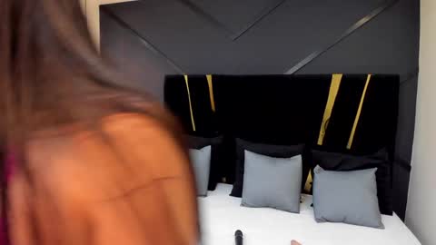 Snapshot of emiliee_xx chatting on December 27, 5:26 pm Emillie online show from December 27, 5:26 pm