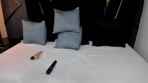 Snapshot of emiliee_xx chatting on December 30, 5:13 pm Emillie online show from December 30, 5:13 pm