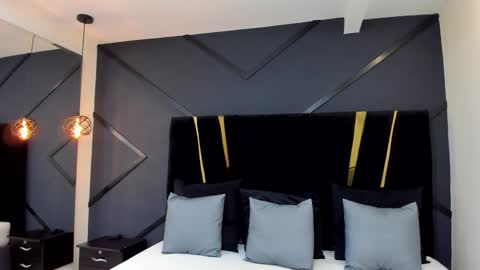 Snapshot of emiliee_xx chatting on January 9, 5:11 pm Emillie online show from January 9, 5:11 pm