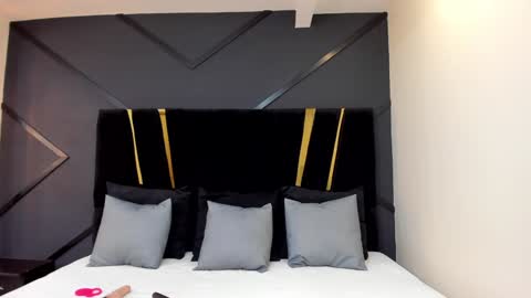 Snapshot of emiliee_xx chatting on January 14, 5:23 pm Emillie online show from January 14, 5:23 pm