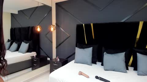 Snapshot of emiliee_xx chatting on January 15, 5:15 pm Emillie online show from January 15, 5:15 pm