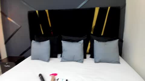 Snapshot of emiliee_xx chatting on February 3, 5:03 pm Emillie online show from February 3, 5:03 pm