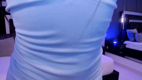 Snapshot of emiliee_xx chatting on October 7, 10:07 pm Emillie online show from October 7, 10:07 pm