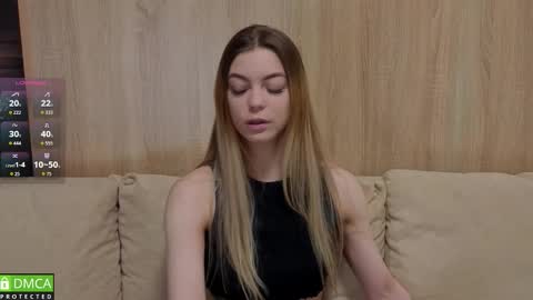 Snapshot of emilielong chatting on January 9, 2:09 pm emilielong online show from January 9, 2:09 pm