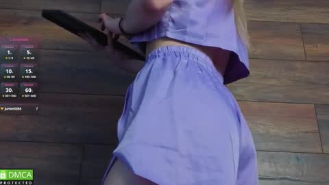 emilielong online show from February 17, 5:26 am