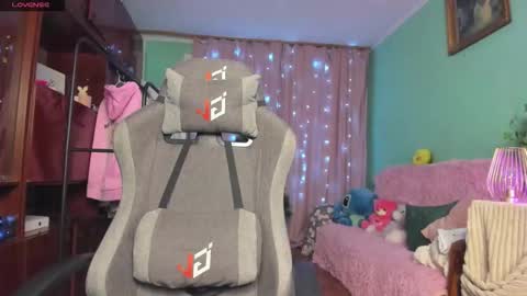 Emiliya online show from November 25, 2:11 am