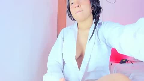 Snapshot of emilly_coper18 chatting on September 12, 6:19 pm emily online show from September 12, 6:19 pm