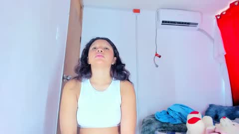 Snapshot of emilly_coper18 chatting on September 23, 2:09 pm emily online show from September 23, 2:09 pm