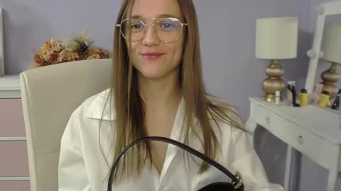 Emilly online show from January 15, 7:35 am