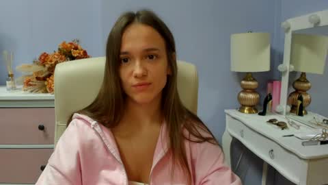 Emilly online show from April 18, 6:39 am