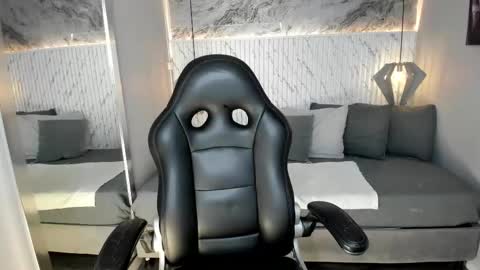 emilly_mell online show from September 18, 11:23 am