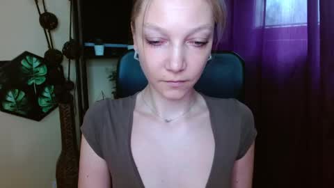 Emilly online show from April 14, 5:24 am