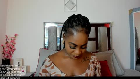 Emilly Roa online show from June 18, 7:07 pm