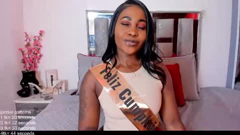 Emilly Roa online show from June 24, 7:46 pm