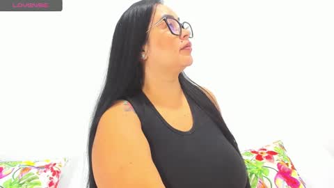 Snapshot of emily18__ chatting on January 4, 6:19 pm Emily online show from January 4, 6:19 pm