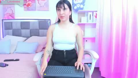 emily9__ online show from March 11, 8:37 pm