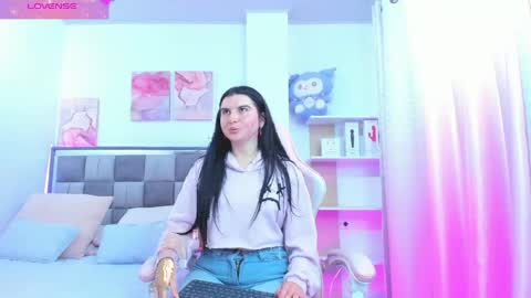 emily9__ online show from March 31, 8:42 pm