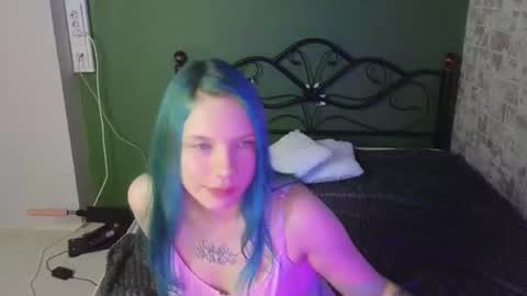 Snapshot of emily__hamilton chatting on June 25, 5:12 am Emily online show from June 25, 5:12 am