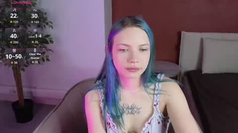 Snapshot of emily__hamilton chatting on July 3, 1:23 am Emily online show from July 3, 1:23 am