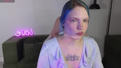 Snapshot of emily__hamilton chatting on July 11, 1:19 am Emily online show from July 11, 1:19 am