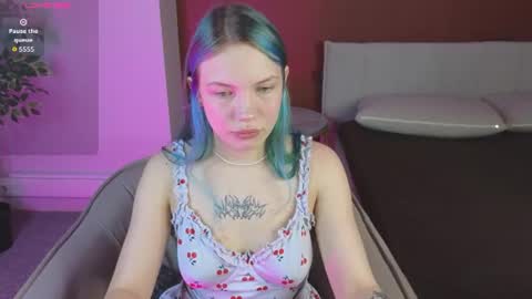 Snapshot of emily__hamilton chatting on July 14, 2:05 am Emily online show from July 14, 2:05 am