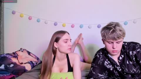 emily_and_ilumi online show from December 7, 7:21 pm